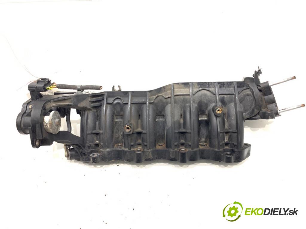 KIA CEED nadwozie zamknięte / kombi 2015 94 kW 1.6 CRDi 1582 potrubí sání  (Sací potrubí)