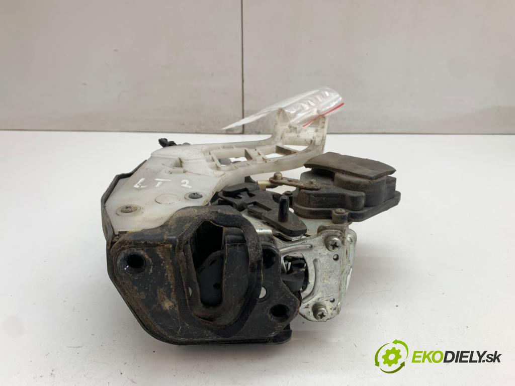 KIA SPORTAGE II SUV 2007 104 kW 2.0 i 16V 1975 zámok dveře levý zadní část 