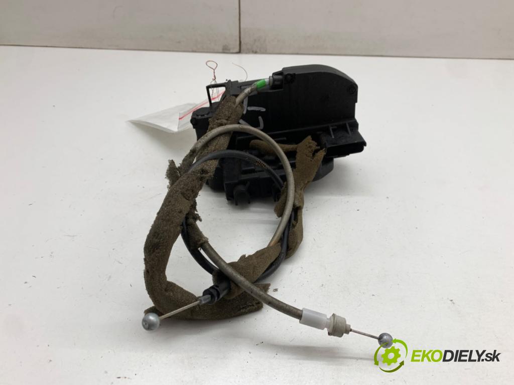 NISSAN QASHQAI J10 SUV 2008 84 kW 1.6 1598 zámok dveře levý zadní část