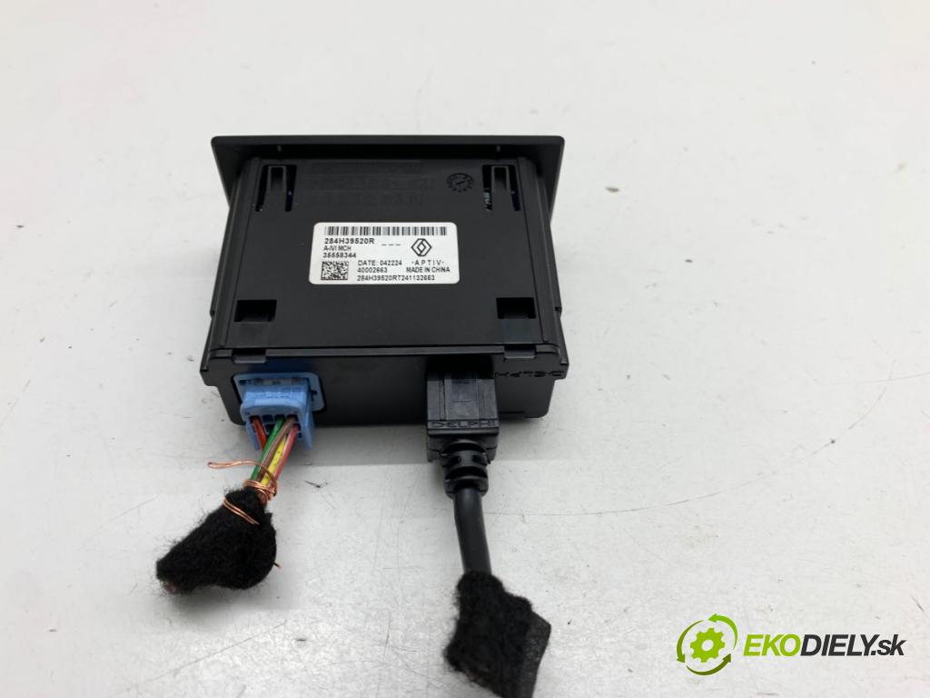 MITSUBISHI COLT VII liftback 2024 49 kW 1.0 MPi (VBXG0) 999 HNÍZDO: USB 284H39520R