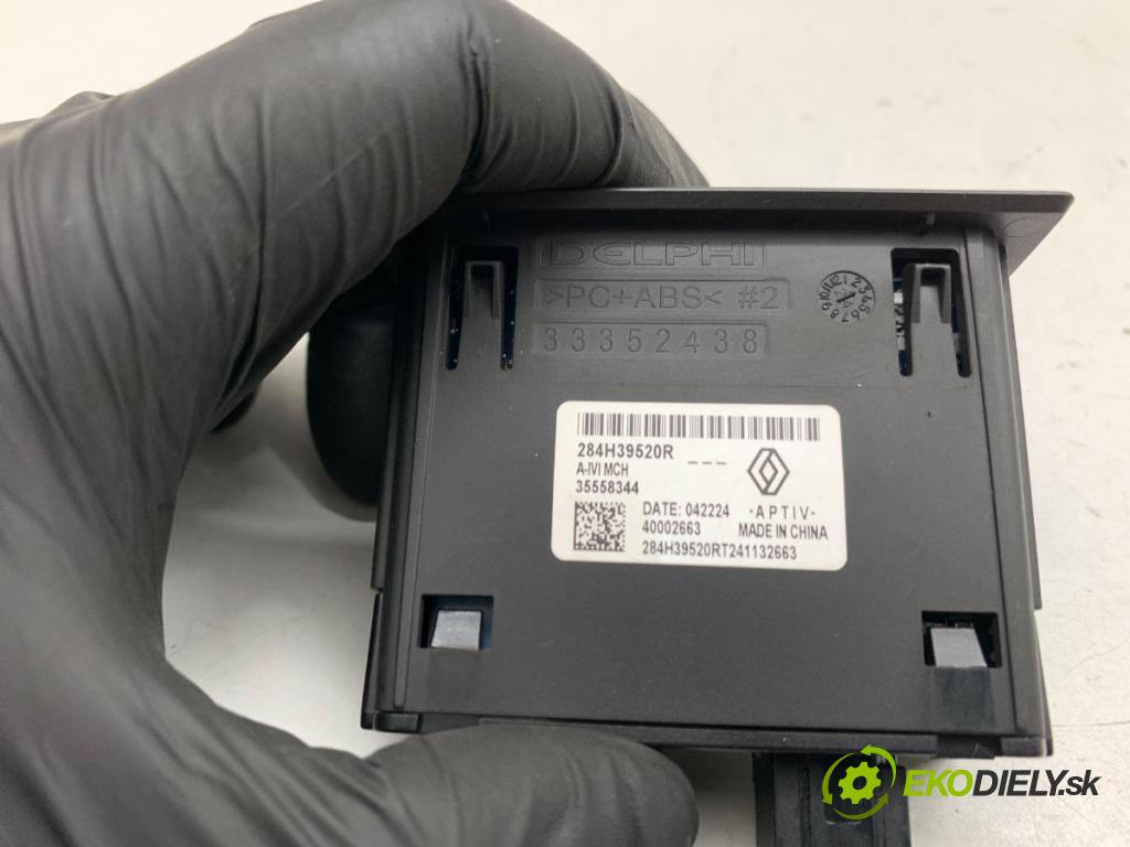 MITSUBISHI COLT VII liftback 2024 49 kW 1.0 MPi (VBXG0) 999 HNÍZDO: USB 284H39520R