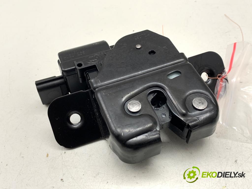 MITSUBISHI COLT VII liftback 2024 49 kW 1.0 MPi (VBXG0) 999 zámok dverí zad 846304010R