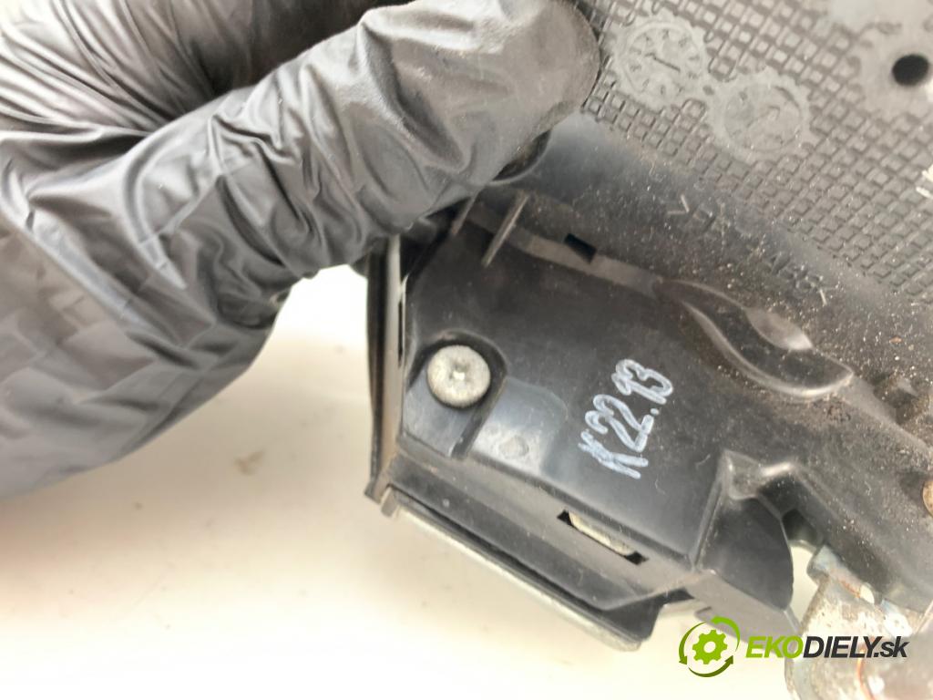 TOYOTA VERSO nadwozie wielkoprzestrzenne (MPV) 2014 108 kW 1.8 (ZGR21_) 1798 zámok Dvere pravy zad