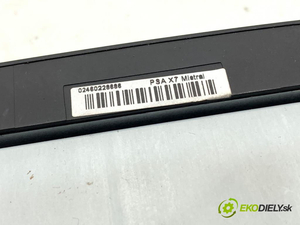 CITROEN C5 III Kombi 2010 103 kW 2.0 HDi 140 1997 RADIO 9666968177 (Audio zařízení)