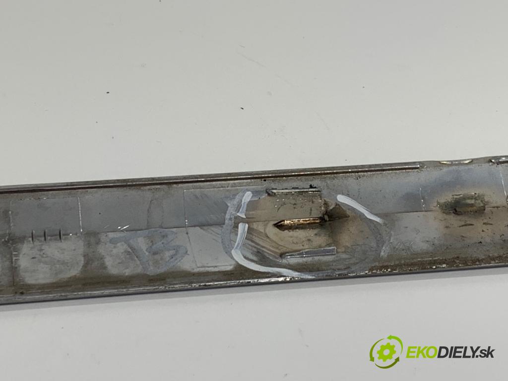 CITROEN C5 III Kombi 2010 103 kW 2.0 HDi 140 1997 lišta dveře pravý zadní část 9681804480