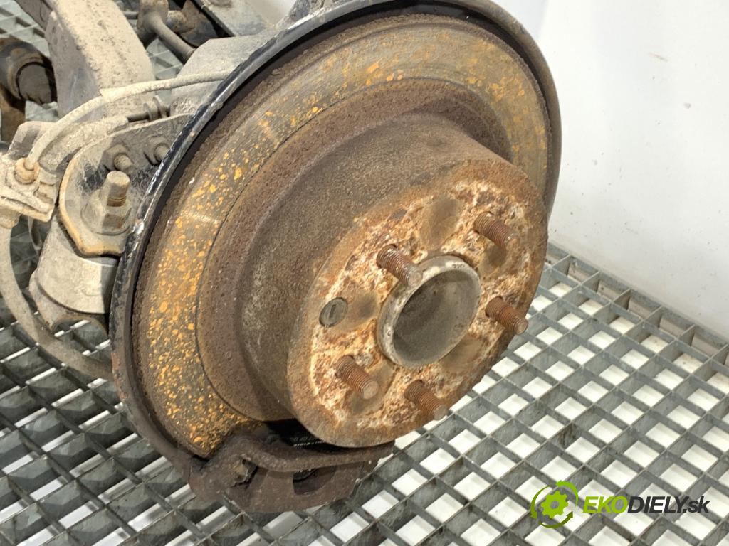 NISSAN QASHQAI J10 SUV 2008 84 kW 1.6 1598 výztuha zadní část