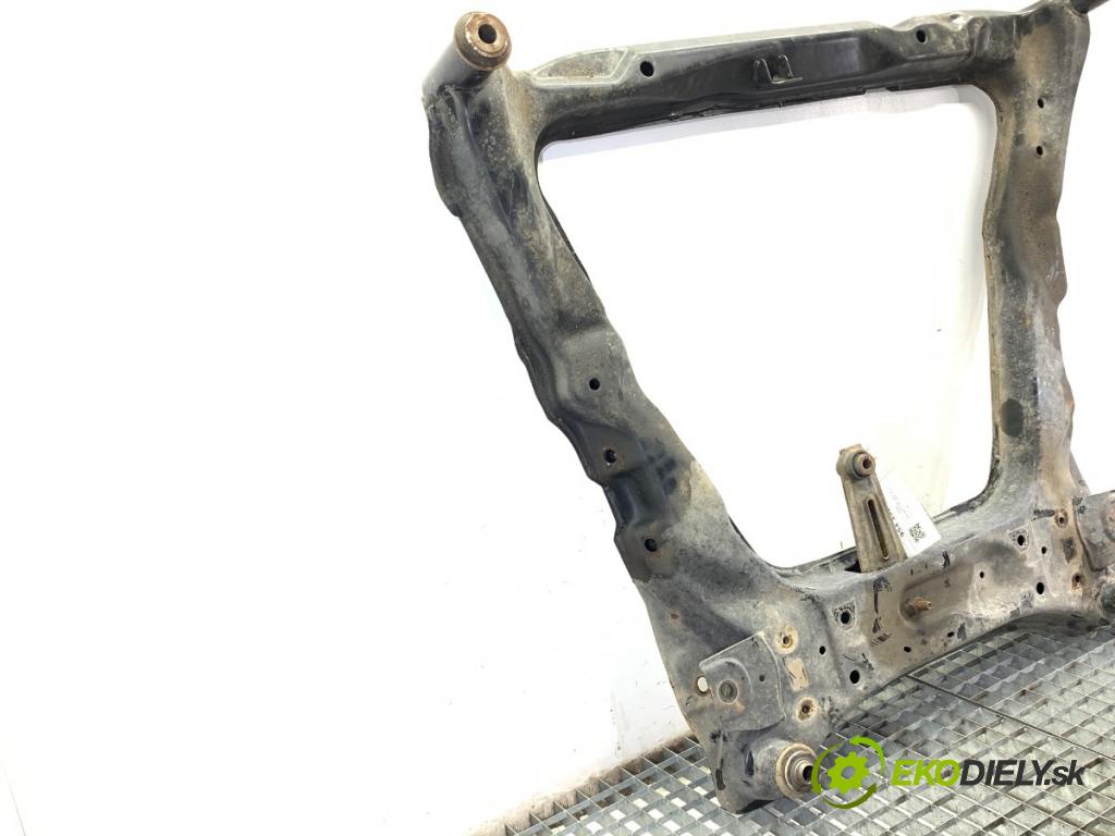 NISSAN QASHQAI J10 SUV 2008 84 kW 1.6 1598 výztuha pod motor  (Přední výztuha)