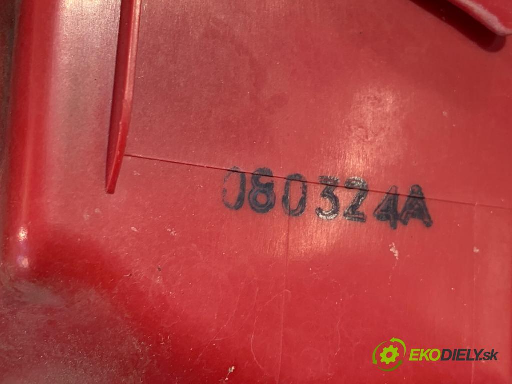 HYUNDAI TUCSON SUV 2005 104 kW 2.0 1975 Svetlo pravy zad 92402-2E0