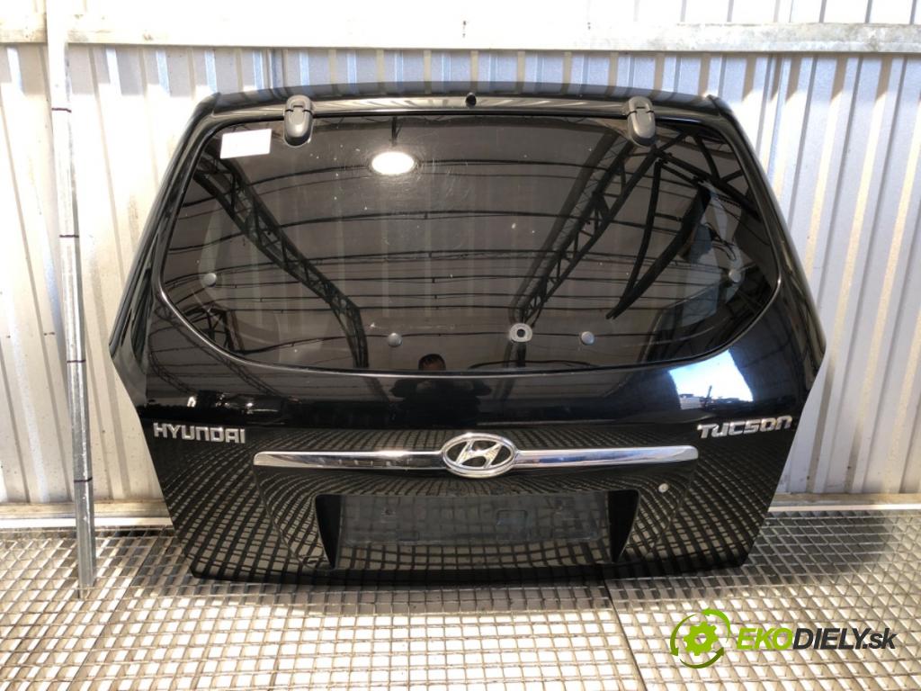 HYUNDAI TUCSON SUV 2005 104 kW 2.0 1975 kapota zadní část 