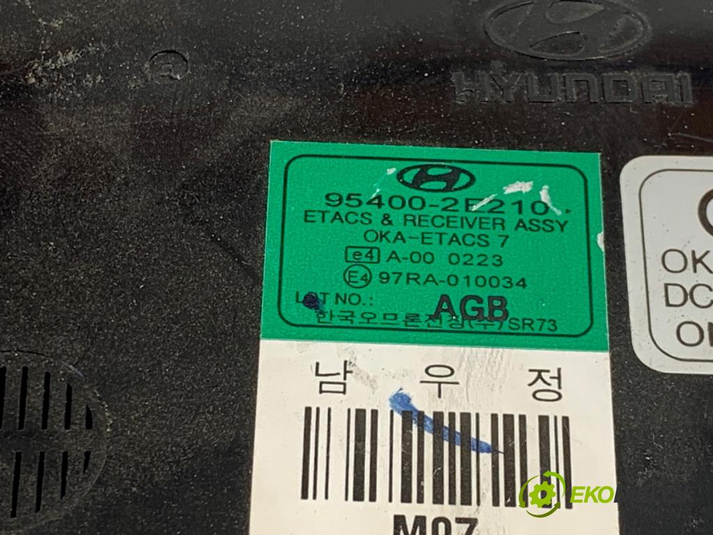 HYUNDAI TUCSON SUV 2005 104 kW 2.0 1975 modul komfortu 95400-2E210 (Komfortní modul)
