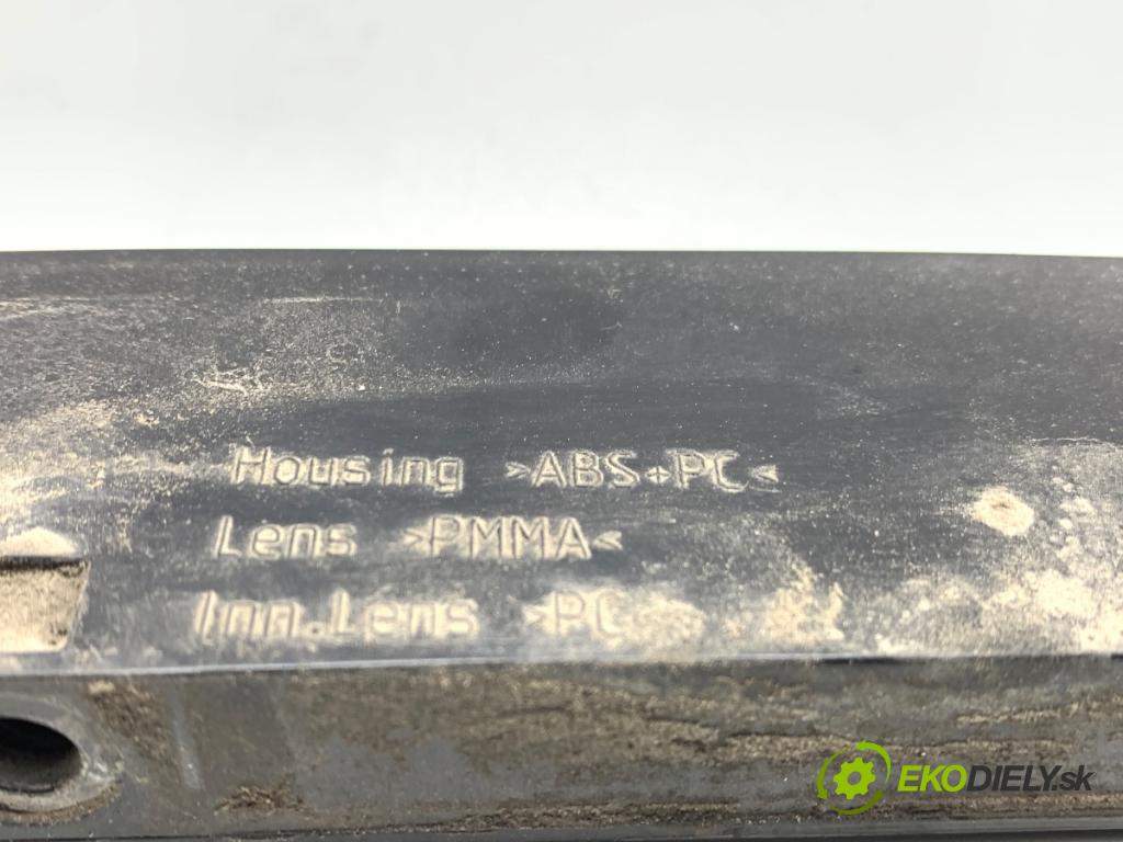 SKODA OCTAVIA IV Kombi 2020 85 kW 2.0 TDI 1968 světlo brzdových světel