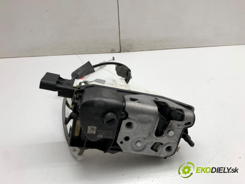 PEUGEOT 301 sedan 2013 85 kW 1.6 VTi 115 1587 zámok Dvere pravy predný 767857