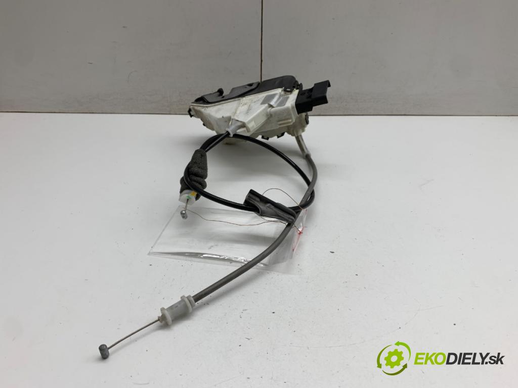 PEUGEOT 301 sedan 2013 85 kW 1.6 VTi 115 1587 zámok Dvere pravy predný 767857