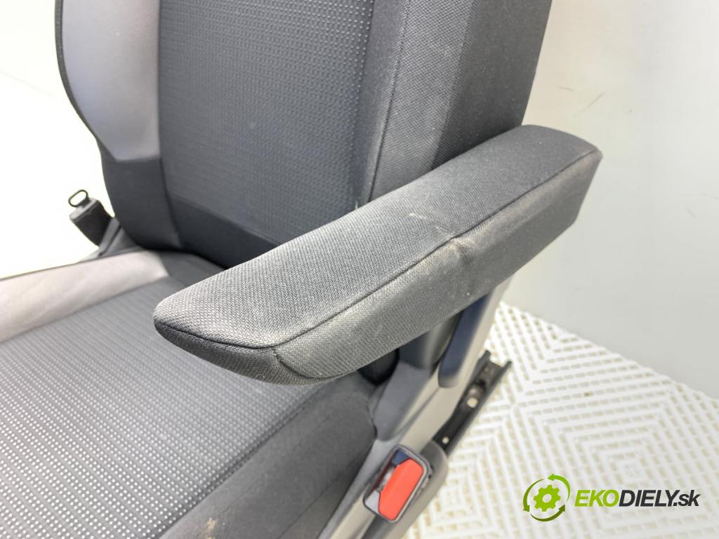 CITROEN C4 PICASSO II nadwozie wielkoprzestrzenne (MPV) 2013 115 kW 1.6 THP 155 1598 sedadlo pravý přední část