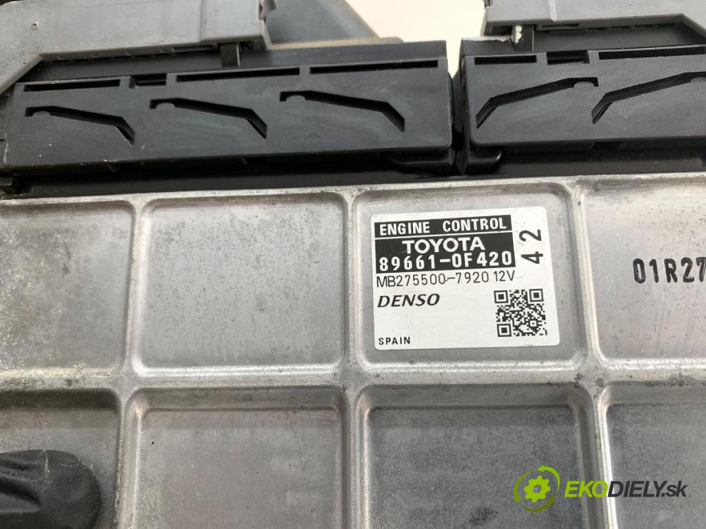 TOYOTA VERSO nadwozie wielkoprzestrzenne (MPV) 2014 108 kW 1.8 (ZGR21_) 1798 řídící jednotka motora 89661-0F420 (Řídicí jednotka)