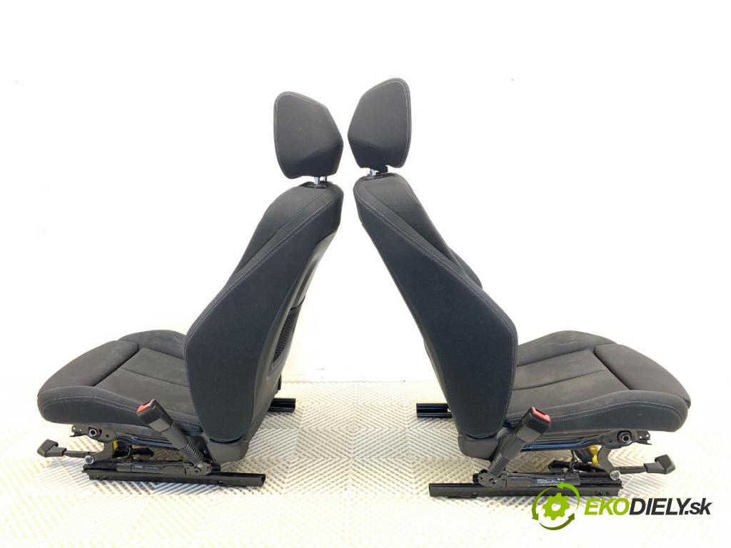 BMW F20 liftback 2011 100 kW 116 i 1598 sedadla sedačky sedadlo boční