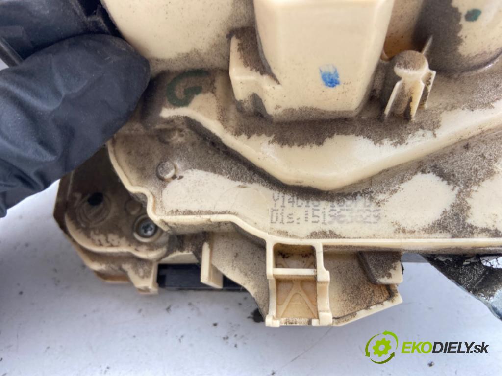 FIAT PANDA III liftback 2014 51 kW 1.2 (312PXA1A) 1242 zámok Dvere pravy zad 51963629