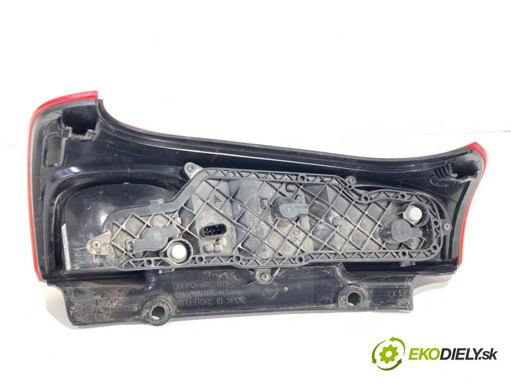 FIAT PANDA III liftback 2014 51 kW 1.2 (312PXA1A) 1242 světlo pravý zadní část 51843642