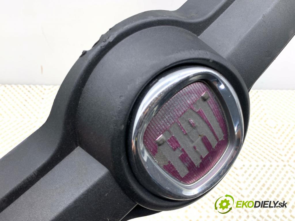 FIAT PANDA III liftback 2014 51 kW 1.2 (312PXA1A) 1242 mřížka maska 735520656 (Přední mřížka (maska chladiče))