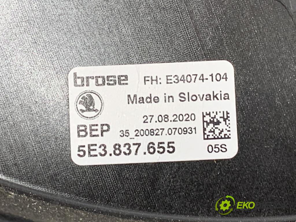 SKODA OCTAVIA IV Kombi 2020 85 kW 2.0 TDI 1968 Mechanizmus okna ľavy predný 5E0837655