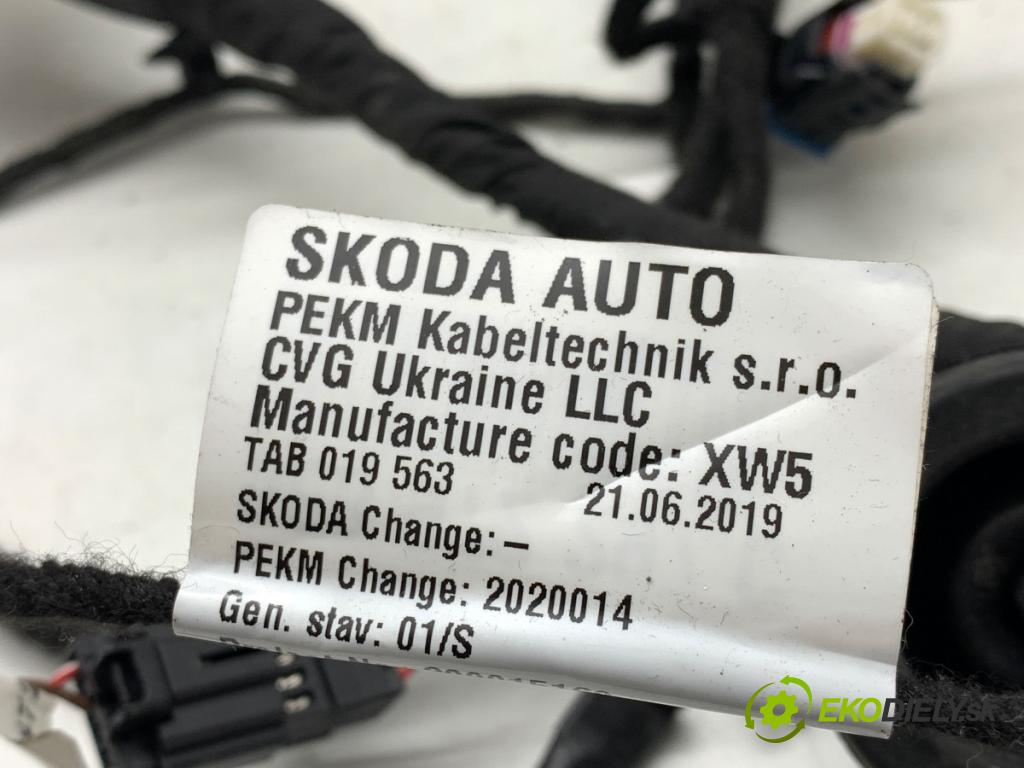 SKODA OCTAVIA IV Kombi 2020 85 kW 2.0 TDI 1968 káblovačka dveře přední část levý 5E3972297C