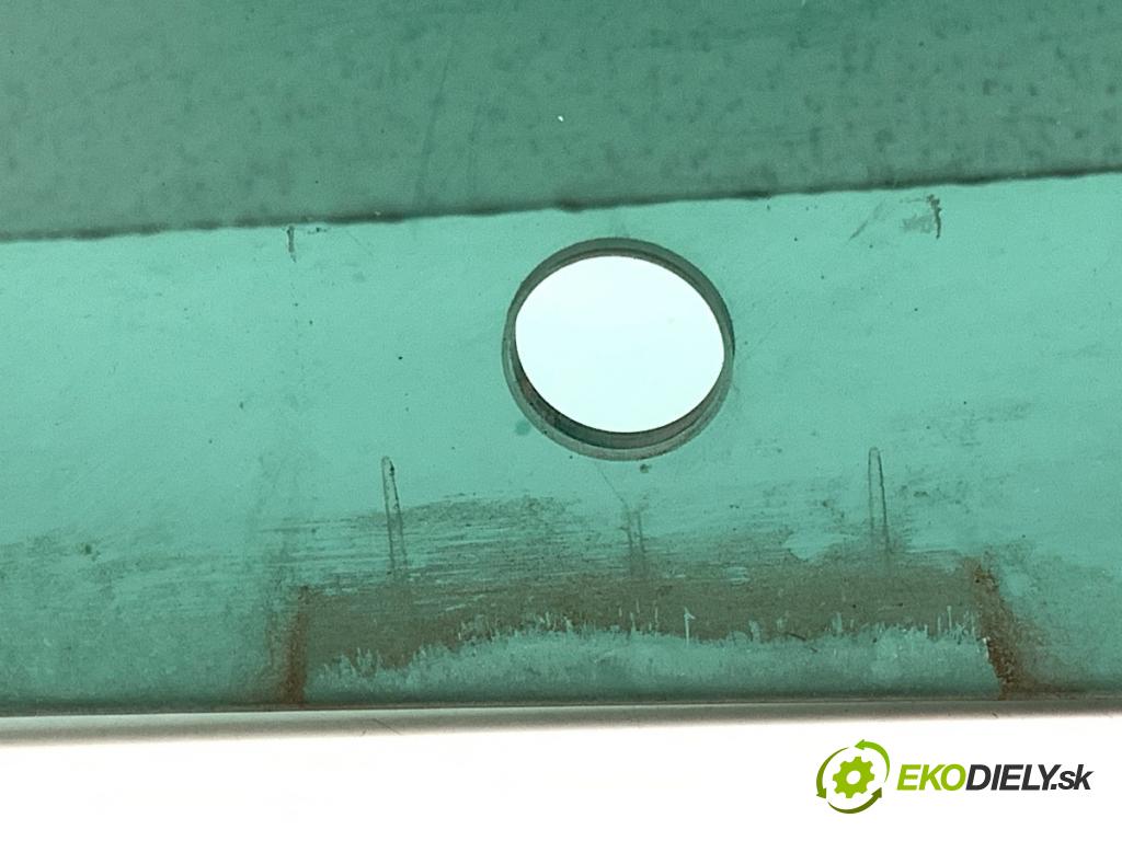 SKODA OCTAVIA IV Kombi 2020 85 kW 2.0 TDI 1968 okno levý zadní část