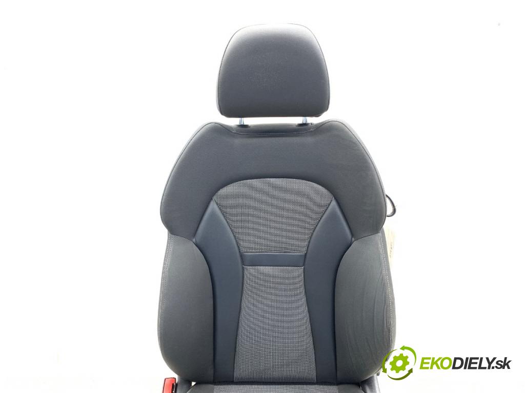 AUDI A1 8X liftback 2011 63 kW 1.2 TFSI 1197 sedadlo levý přední část