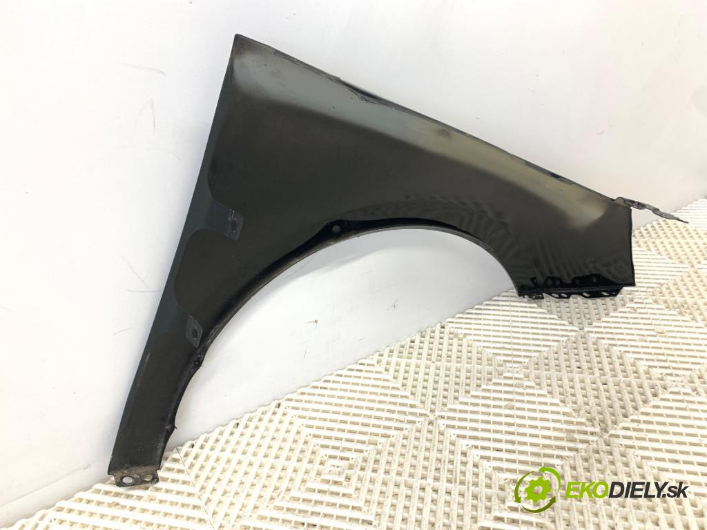 AUDI A1 8X liftback 2011 63 kW 1.2 TFSI 1197 Blatník ľavy predný LY9B