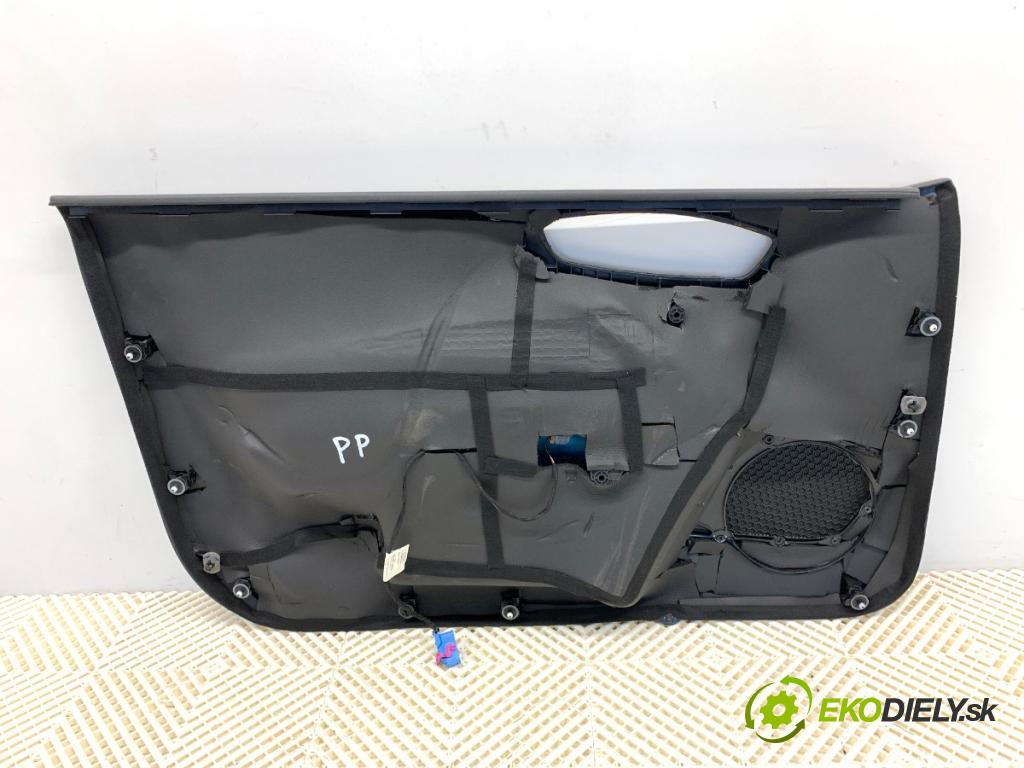 AUDI A1 8X liftback 2011 63 kW 1.2 TFSI 1197 čalúnenie Dvere pravy predný