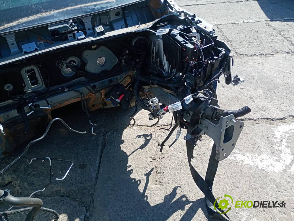 MITSUBISHI COLT VII liftback 2024 49 kW 1.0 MPi (VBXG0) 999 karoséria ČTVRŤÁK: Blatník prah strecha PODŁUŻNICA