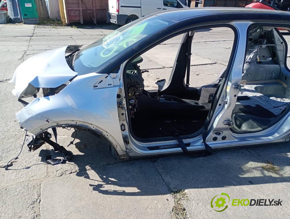 RENAULT CAPTUR I liftback 2016 87 kW 1.2 TCe 120 1197 karoséria ČTVRŤÁK: Blatník prah strecha PODŁUŻNICA