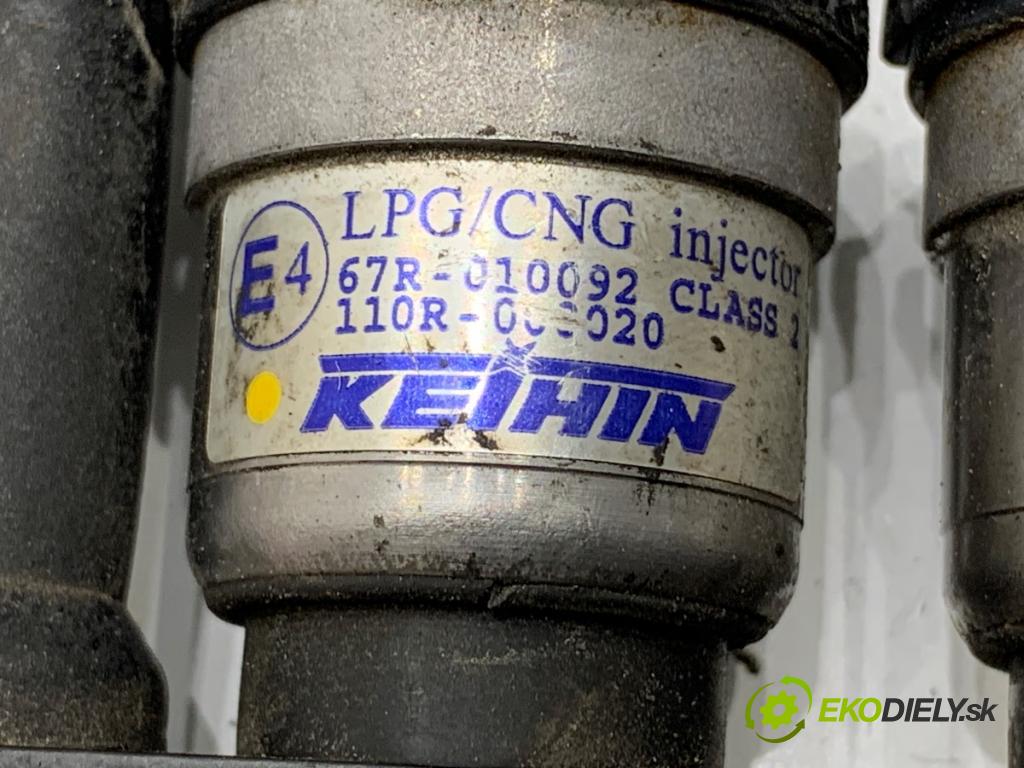 VOLVO V70 III Kombi 2010 170 kW 2.5 T 2521 vstrekovač LPG 67R-010092