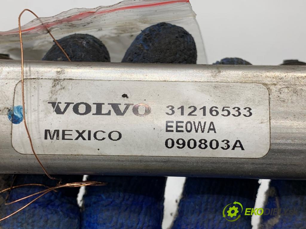 VOLVO V70 III Kombi 2010 170 kW 2.5 T 2521 lišta vstřikovací 31216533 (Vstřikovací lišta)