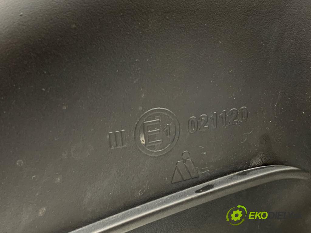 AUDI A1 8X liftback 2011 63 kW 1.2 TFSI 1197 zpětné zrcátko pravý LY9B