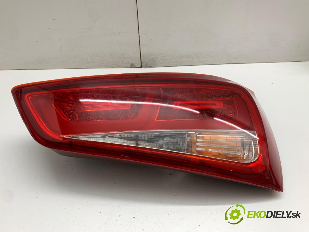 AUDI A1 8X liftback 2011 63 kW 1.2 TFSI 1197 světlo pravý zadní část 08-446-1913R-R