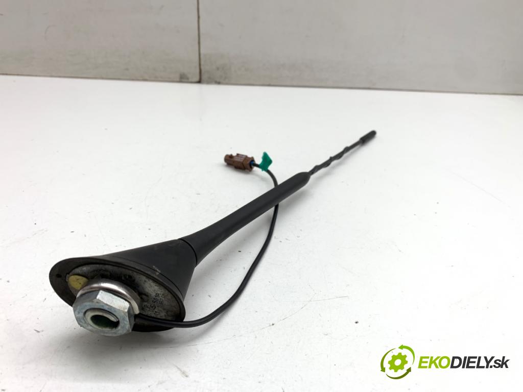 AUDI A1 8X liftback 2011 63 kW 1.2 TFSI 1197 ANTENA 8X0035501A