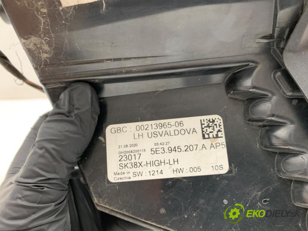 SKODA OCTAVIA IV Kombi 2020 85 kW 2.0 TDI 1968 světlo levý zadní část 5E3945207A