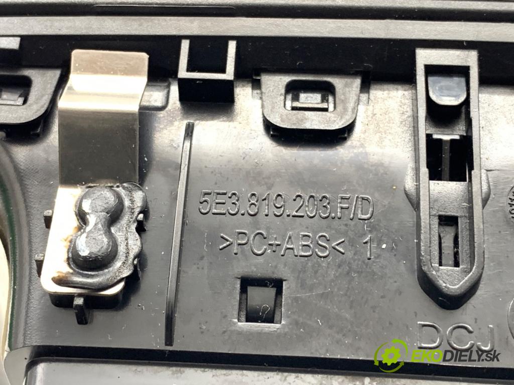 SKODA OCTAVIA IV Kombi 2020 85 kW 2.0 TDI 1968 mří topení zadní část 5E3819203F