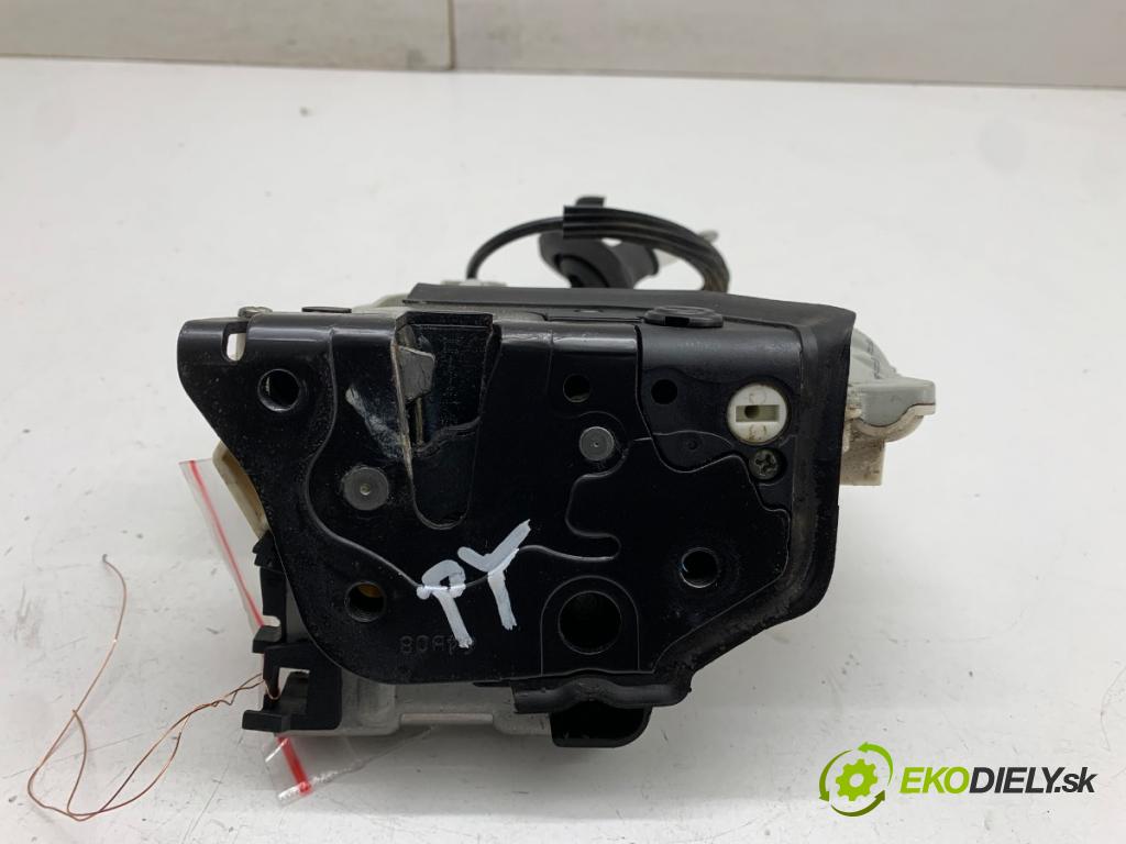 AUDI A4 B8 Kombi 2009 125 kW 2.0 TDI quattro 1968 zámok Dvere pravy zad 8K0839016