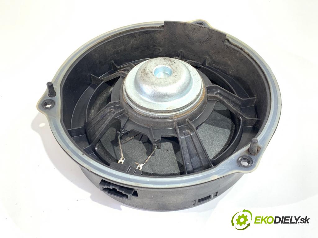AUDI A4 B8 Kombi 2009 125 kW 2.0 TDI quattro 1968 reproduktory A0112501-A0112502