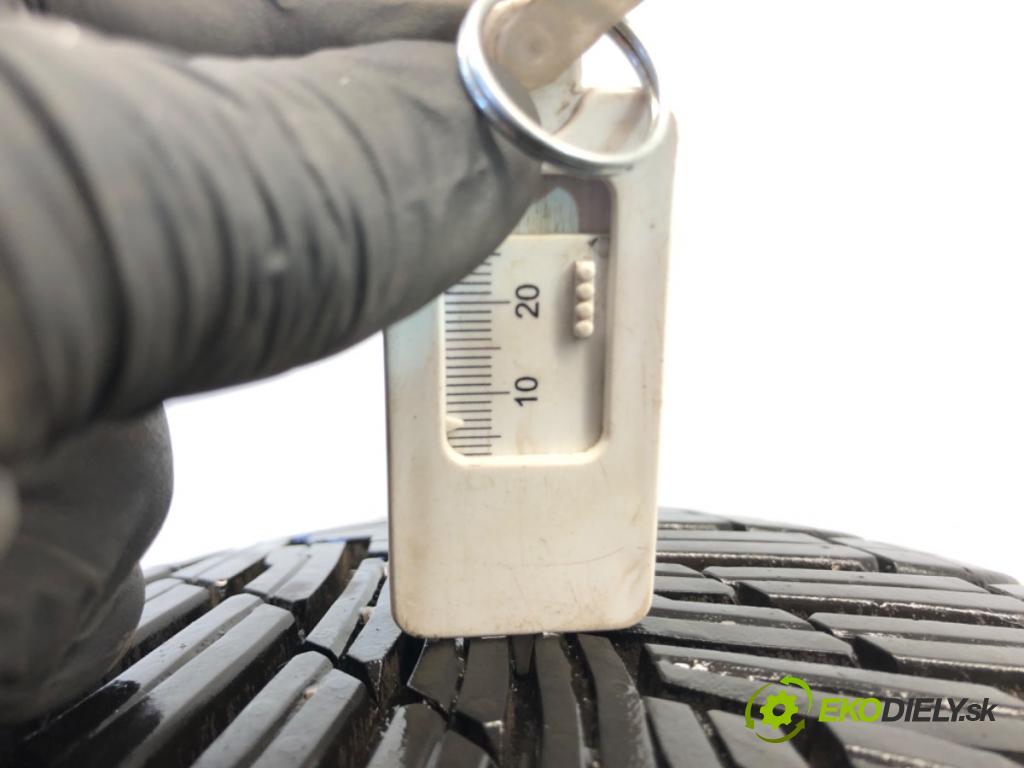 --- ---      PNEUMATIKY: PARA: VÍCENÁ SEZÓNA: 205/55 R17 PIRELLI