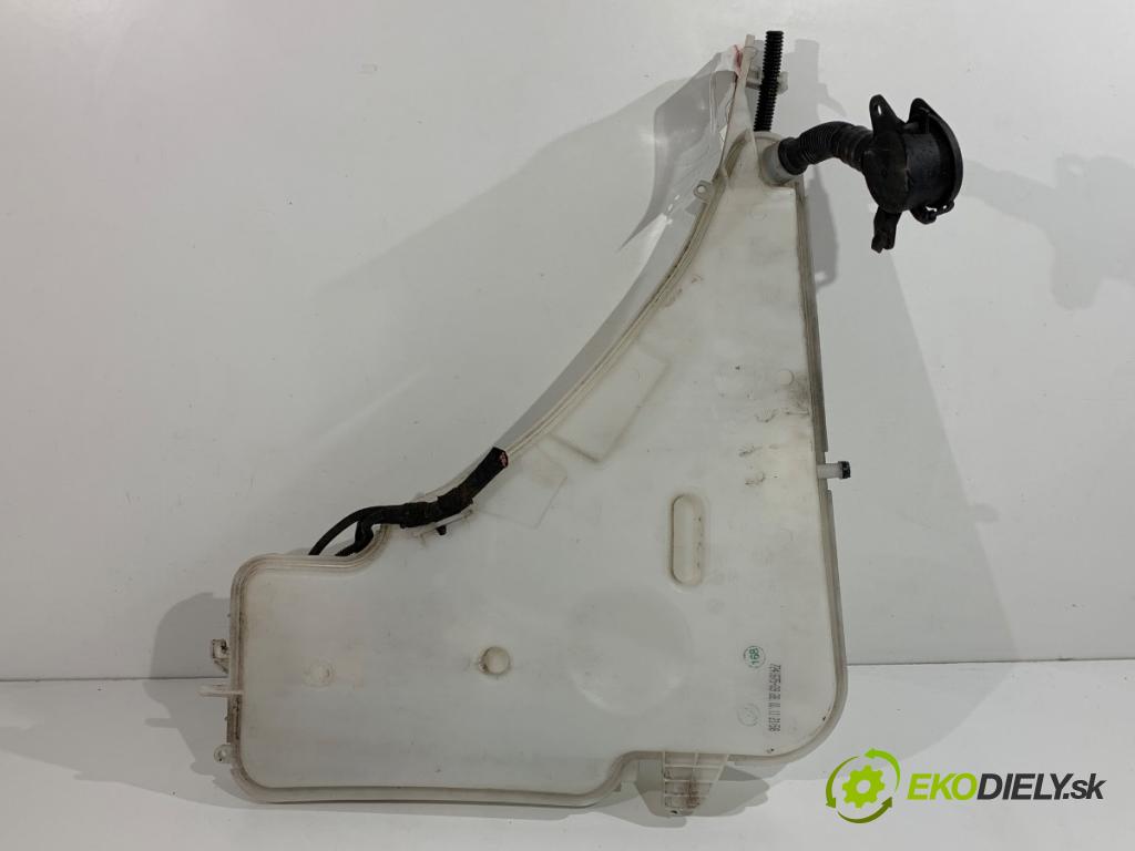 BMW F20 liftback 2011 100 kW 116 i 1598 nádržka ostřikovačů 7241675