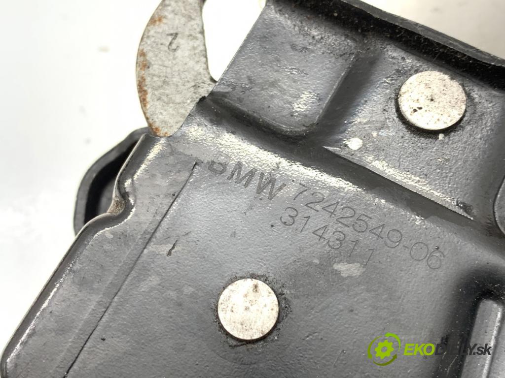 BMW F20 liftback 2011 100 kW 116 i 1598 zámok kapoty přední část 7242549