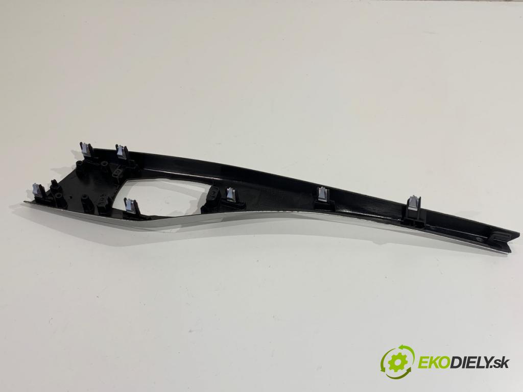 BMW F20 liftback 2011 100 kW 116 i 1598 lišty kryt (Lišta)