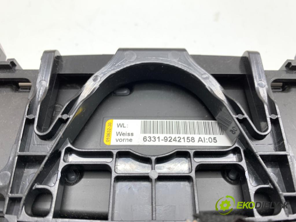BMW F20 liftback 2011 100 kW 116 i 1598 Svetlo stropné 9242158