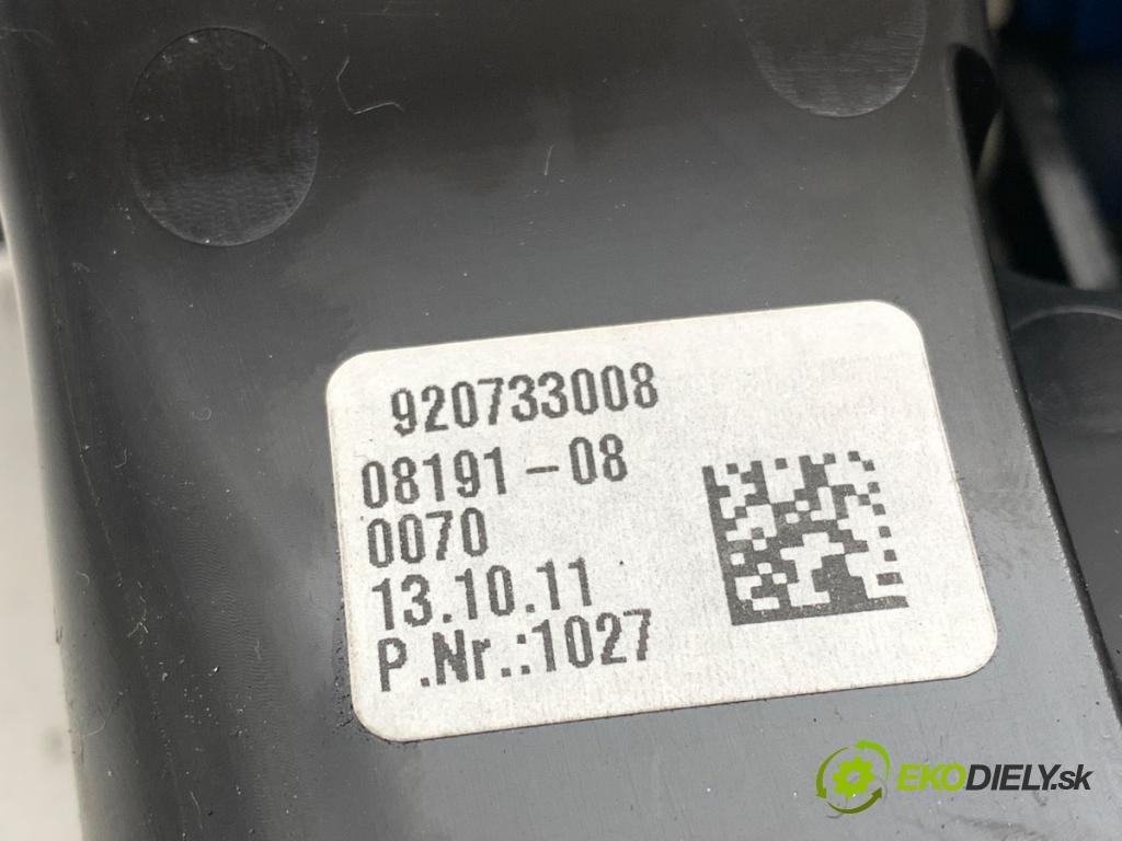 BMW F20 liftback 2011 100 kW 116 i 1598 mří topení zadní část 9207330