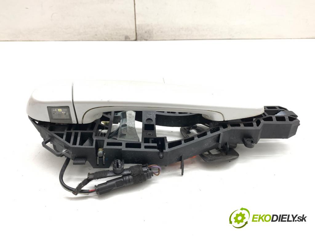 BMW F20 liftback 2011 100 kW 116 i 1598 Kľučka vonkajšia pravy zad