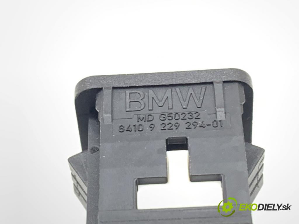 BMW F20 liftback 2011 100 kW 116 i 1598 HNÍZDO: USB 9229294