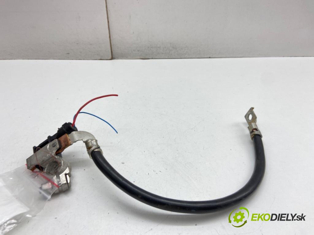 BMW F20 liftback 2011 100 kW 116 i 1598 svorka MINUS 7631109