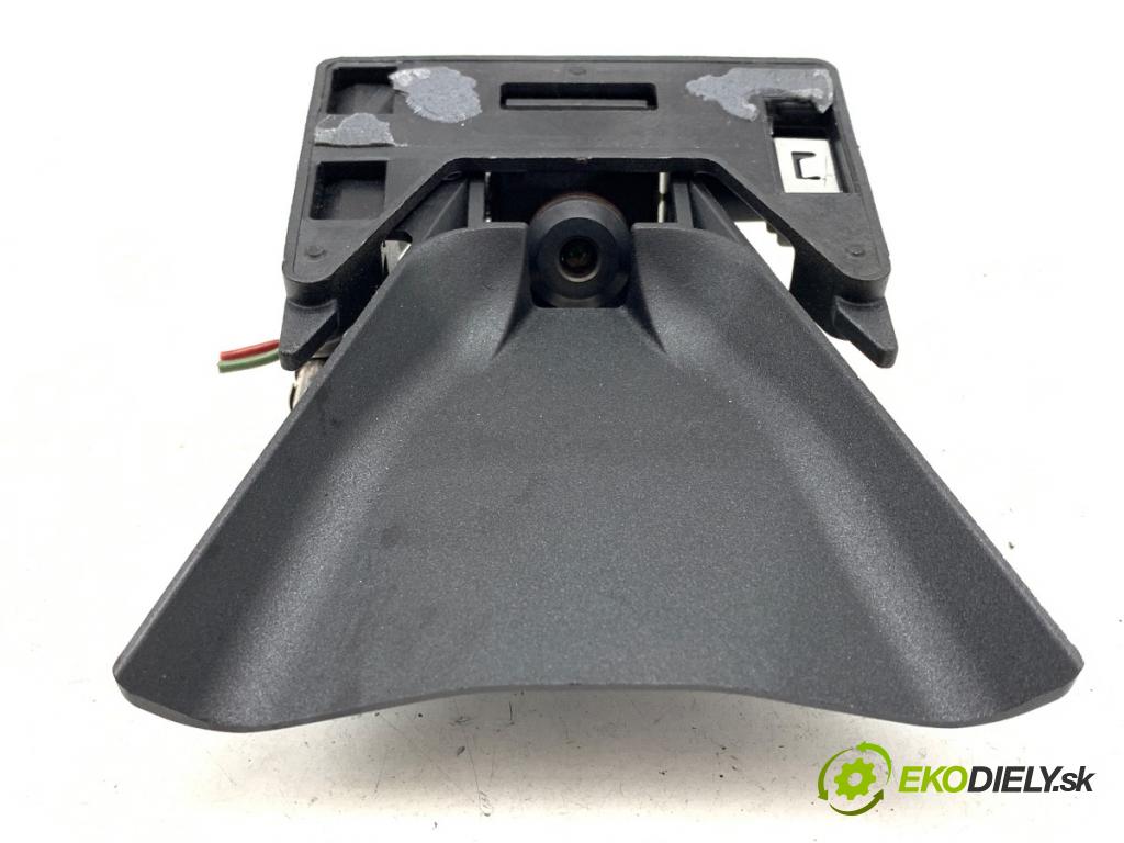 BMW F20 liftback 2011 100 kW 116 i 1598 KAMERA okna prednej 9252729